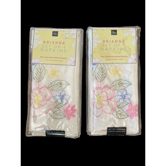 NWT Brianna Cutwork Cloth Napkins Embroidered Floral Cream Pink Spring Set of 4 - Picture 1 of 4